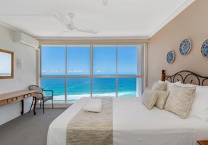 Golden Sands on the Beach - Absolute Beachfront Apartments