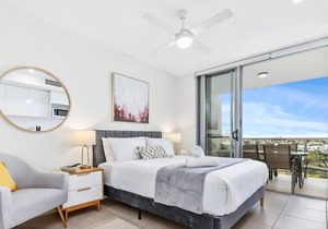 Gorgeous studio apartment (opp Hospital)