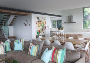 Hastings Park: Luxury Penthouse, Private Pool & Views