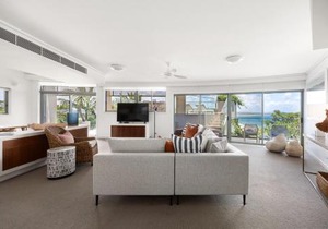 Hastings Park: Modern, Ocean View Retreat