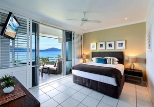 Hibiscus Apartment 208 - Beachfront Apartment on Hamilton Island