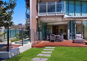 Kirra Wave 102 - Luxury beachfront at North Kirra - Min. 3 night stays!