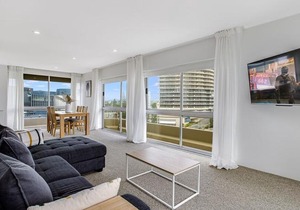 Kooringal Unit 15 - Across the Road from Twin Towns Services Club