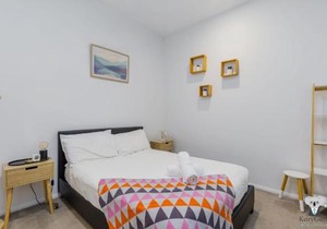 KOZYGURU WEST END 10 MINS TO CITY 1 BED APT + FREE PARKING QWE017