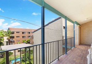 Lowanna Unit 14, 24 Bulcock Beach Esplanade, Bulcock Beach
