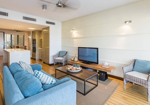 Luxury apartment in front of the marina