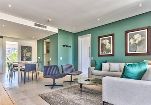 Luxury Three Bedroom Apartment - fully furnished and equipped