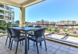 Luxury Three Bedroom Apartment - fully furnished and equipped