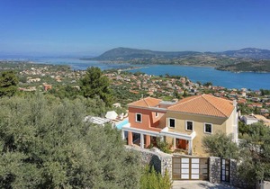 Lygia Villa Sleeps 8 Pool Air Con WiFi