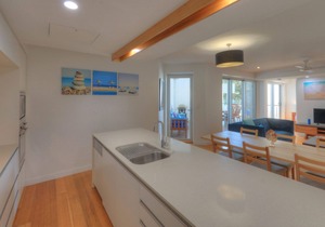 Maggies Beachfront Apt. 13