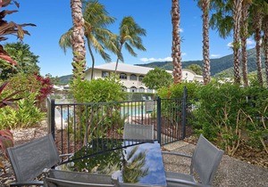Mango Resort 1 Bedroom ground floor apartment with direct pool access
