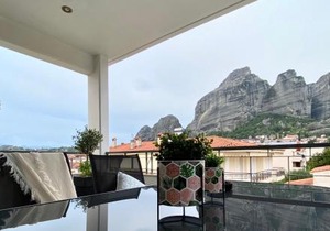 Meteora 360 Apartment by Meteora Residencies
