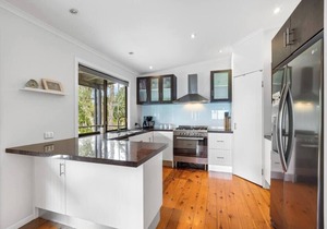 Mudjimba Art House - Quirky Beachside Holiday Home w/pool