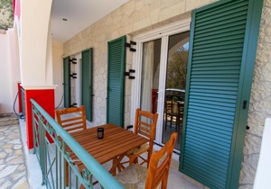 NIJAY APARTMENTS NO 1, 2 BEDROOM APARTMENT SLEEPS 6 WITH BED SETTEE IN LOUNGE