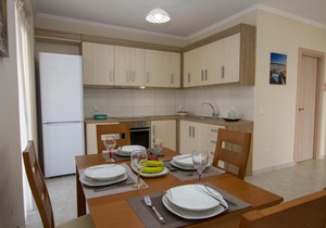 NIJAY APARTMENTS NO 1, 2 BEDROOM APARTMENT SLEEPS 6 WITH BED SETTEE IN LOUNGE
