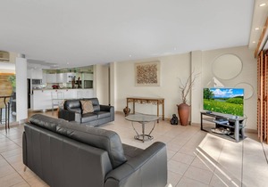 Noosa Views 3 - Magnificent views of Laguna Bay, Noosa River & North Shore
