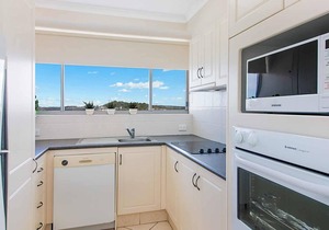 Ocean Plaza 1466 - Coolangatta Beachfront - Min. 3 Night Stays!