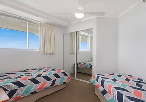 Ocean Plaza Unit 1469 Right on Coolangatta beachfront with FREE Wi-Fi