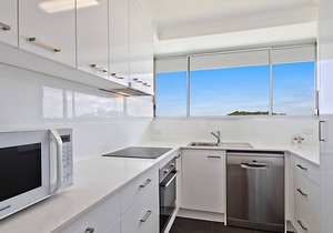 Ocean Plaza Unit 835 Beachfront unit right in the heart of Coolangatta with Wi-Fi Inc.