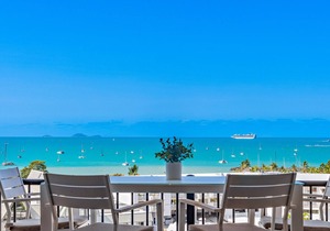 Ocean view family friendly walking distance to town WI-FI