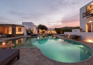 Olive Mykonos Villas - Honeymoon room with indoor jacuzzi