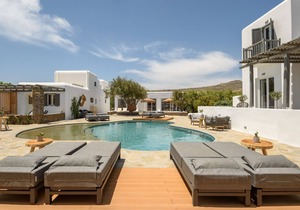 Olive Mykonos Villas - Honeymoon room with indoor jacuzzi