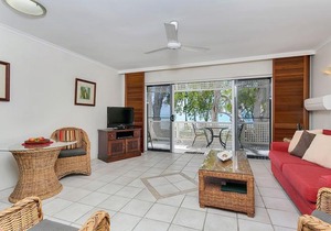 On Palm Cove Beachfront Apartments