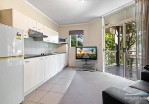 One Bedroom Unit in the Heart of Kangaroo Point, Walk to Ferries & Restaurants