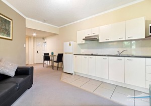 One Bedroom Unit in the Heart of Kangaroo Point, Walk to Ferries & Restaurants