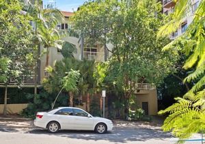 One Bedroom Unit in the Heart of Kangaroo Point, Walk to Ferries & Restaurants