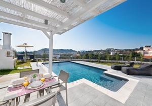 Pantheon Luxury Villas - Villa Apollonas