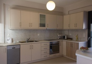 'Perivoli' House A, family friendly spring and summer holidays