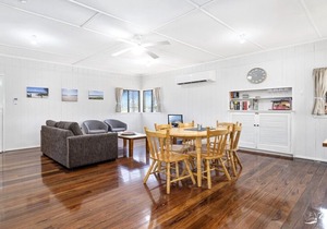 PET FRIENDLY BEACHFRONT HOUSE