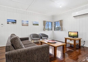 PET FRIENDLY BEACHFRONT HOUSE