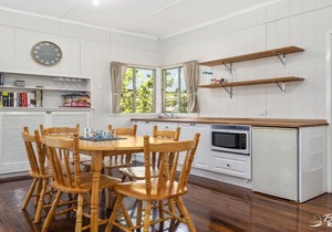 PET FRIENDLY BEACHFRONT HOUSE