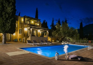 'Phivos Villa'Elegant Villa With Dramatic Mountain & Sea Views, Totally Equipped