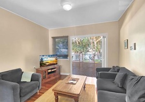 Picnic Bay Apartments Unit 4