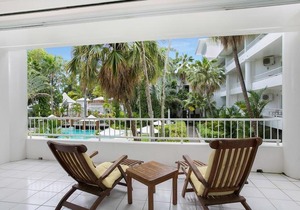 Poolside Apt. In Alamanda Resort 74