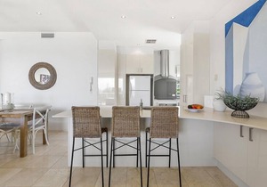 Relax in stylish comfort, Sunshine Beach