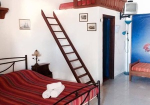 Sea and Sunshine, Skyros Seaside Studio Retreat