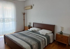 Sea view,big and comfortable appartment in Voula