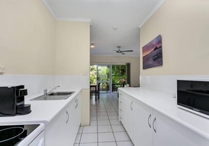 Seascape Holidays at The Queenslander Studio