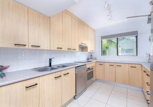 Seascape Holidays - Tropical Reef Apartments