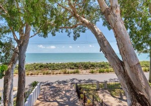 Seascape Luxury Beachfront House