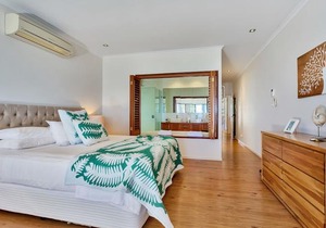 Seascape Luxury Beachfront Holiday House