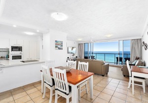 Sensational Beach & Ocean views. Free fast Wifi. Best Location