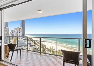 Sensational Beach & Ocean views. Free fast Wifi. Best Location