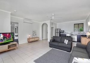 Spacious 1 Bedroom Mango Resort Apartment Palm Cove