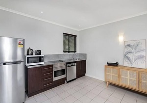 Spacious 1 Bedroom Mango Resort Apartment Palm Cove