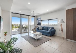 Spacious Waterfront apartment opp Hospital